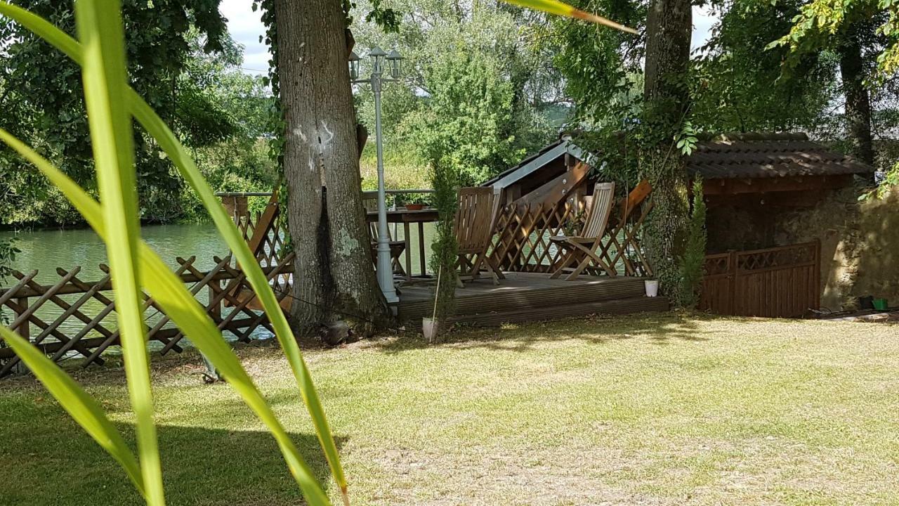 Manoir Des Turets Bed & Breakfast Yvre-l'Eveque Ngoại thất bức ảnh